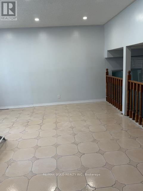 3790 Morning Star Drive, Mississauga, Ontario  L4T 1Y9 - Photo 12 - W12171350
