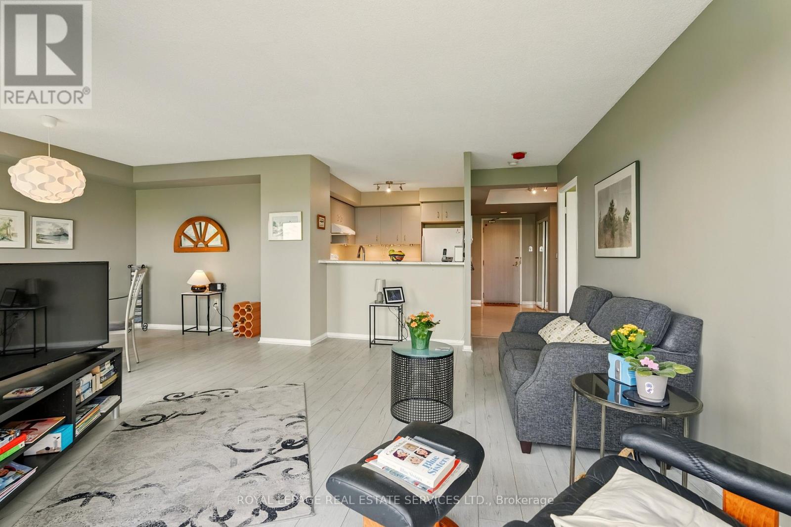 902 - 2155 Burnhamthorpe Road W, Mississauga (Erin Mills), Ontario  L5L 5P4 - Photo 18 - W12217112