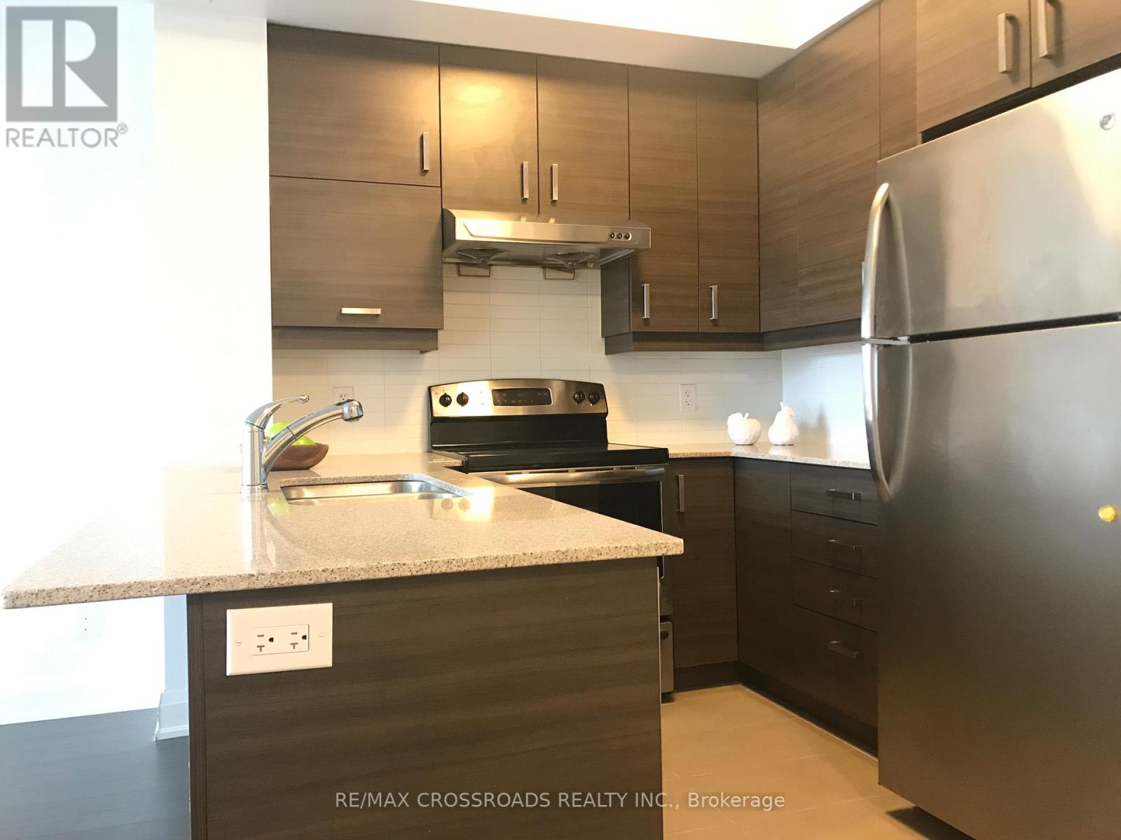 211 - 8200 Birchmount Road, Markham (Unionville), Ontario  L3R 9W1 - Photo 4 - N12217615