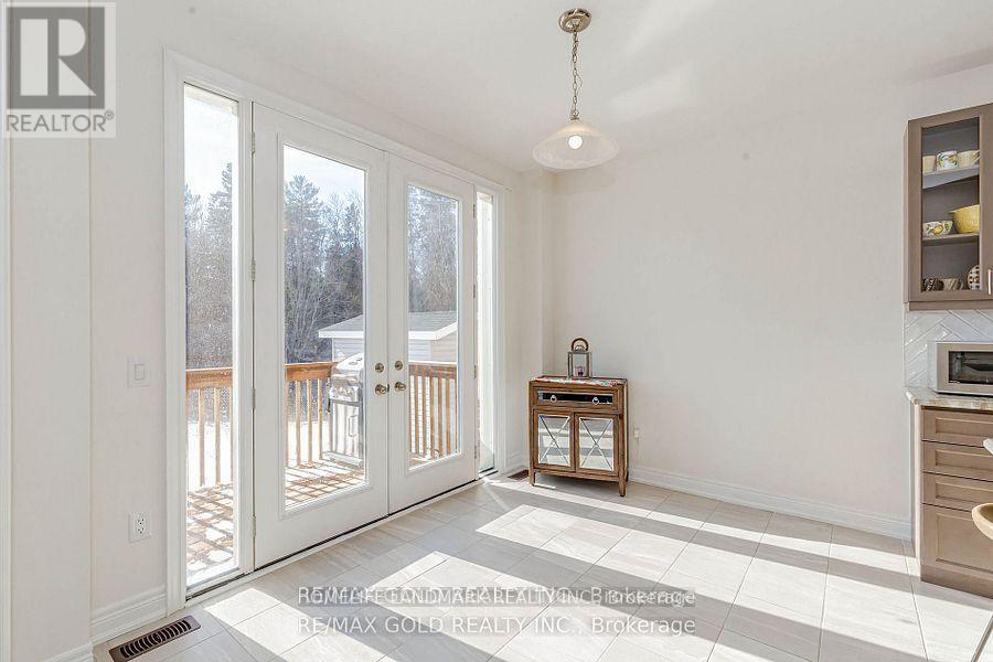 199 Seaview Heights, East Gwillimbury (Queensville), Ontario  L9N 0S3 - Photo 2 - N12217621