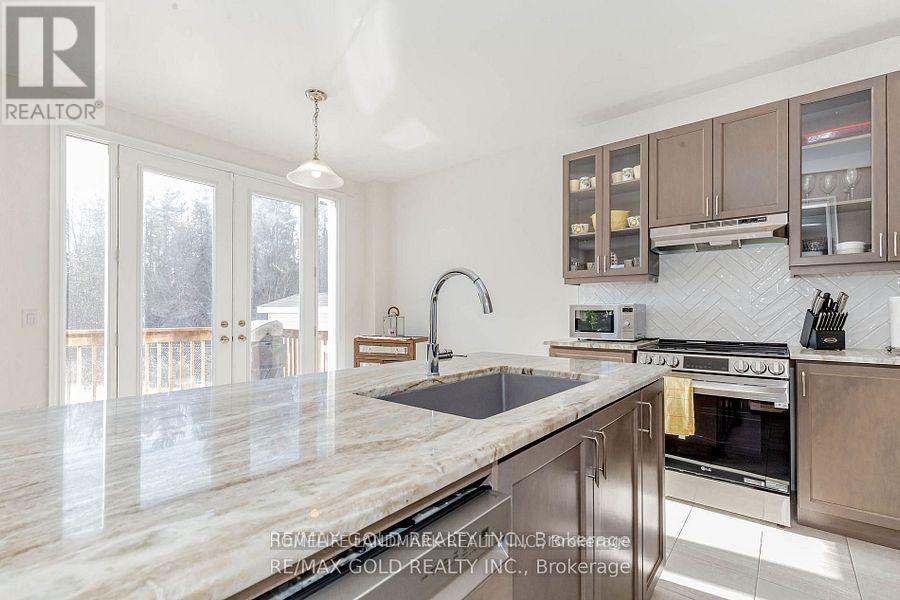 199 Seaview Heights, East Gwillimbury (Queensville), Ontario  L9N 0S3 - Photo 4 - N12217621