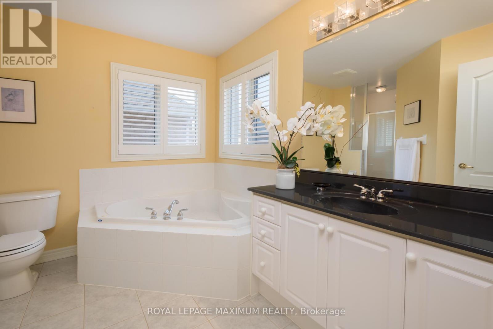 16 Saint Clare Boulevard, Vaughan (Vellore Village), Ontario  L4H 2A2 - Photo 15 - N12217626