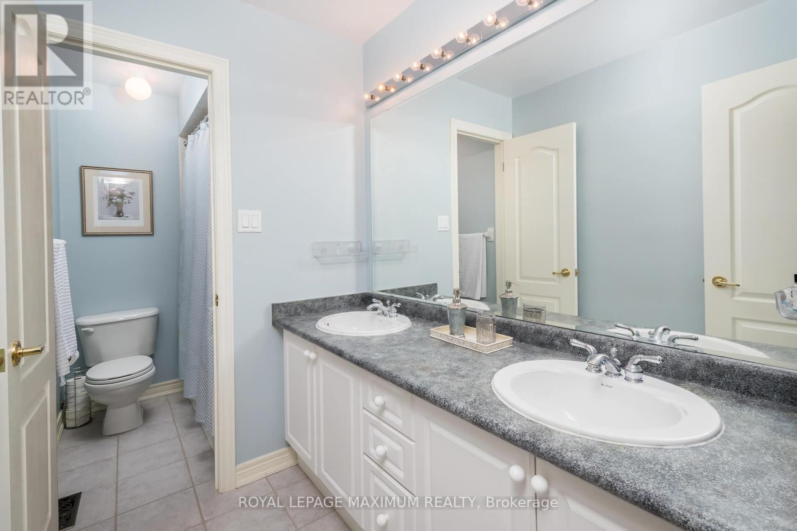 16 Saint Clare Boulevard, Vaughan (Vellore Village), Ontario  L4H 2A2 - Photo 19 - N12217626