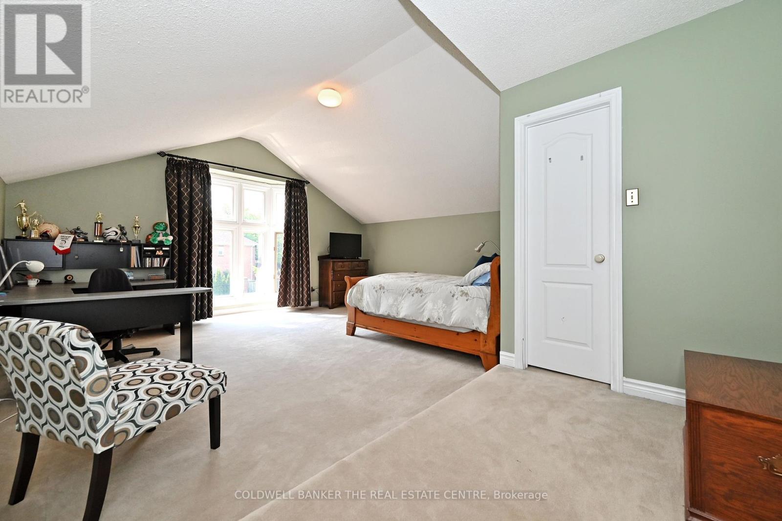 407 Fairway Gardens, Newmarket (Glenway Estates), Ontario  L3X 1B7 - Photo 30 - N12217629