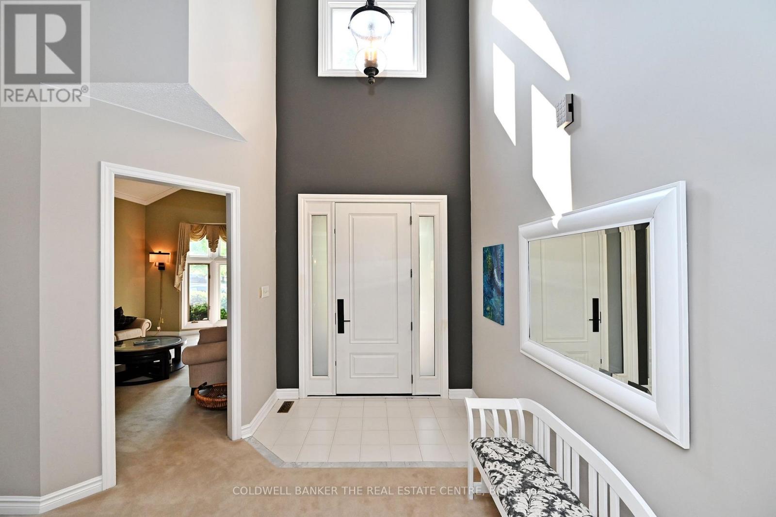 407 Fairway Gardens, Newmarket (Glenway Estates), Ontario  L3X 1B7 - Photo 4 - N12217629