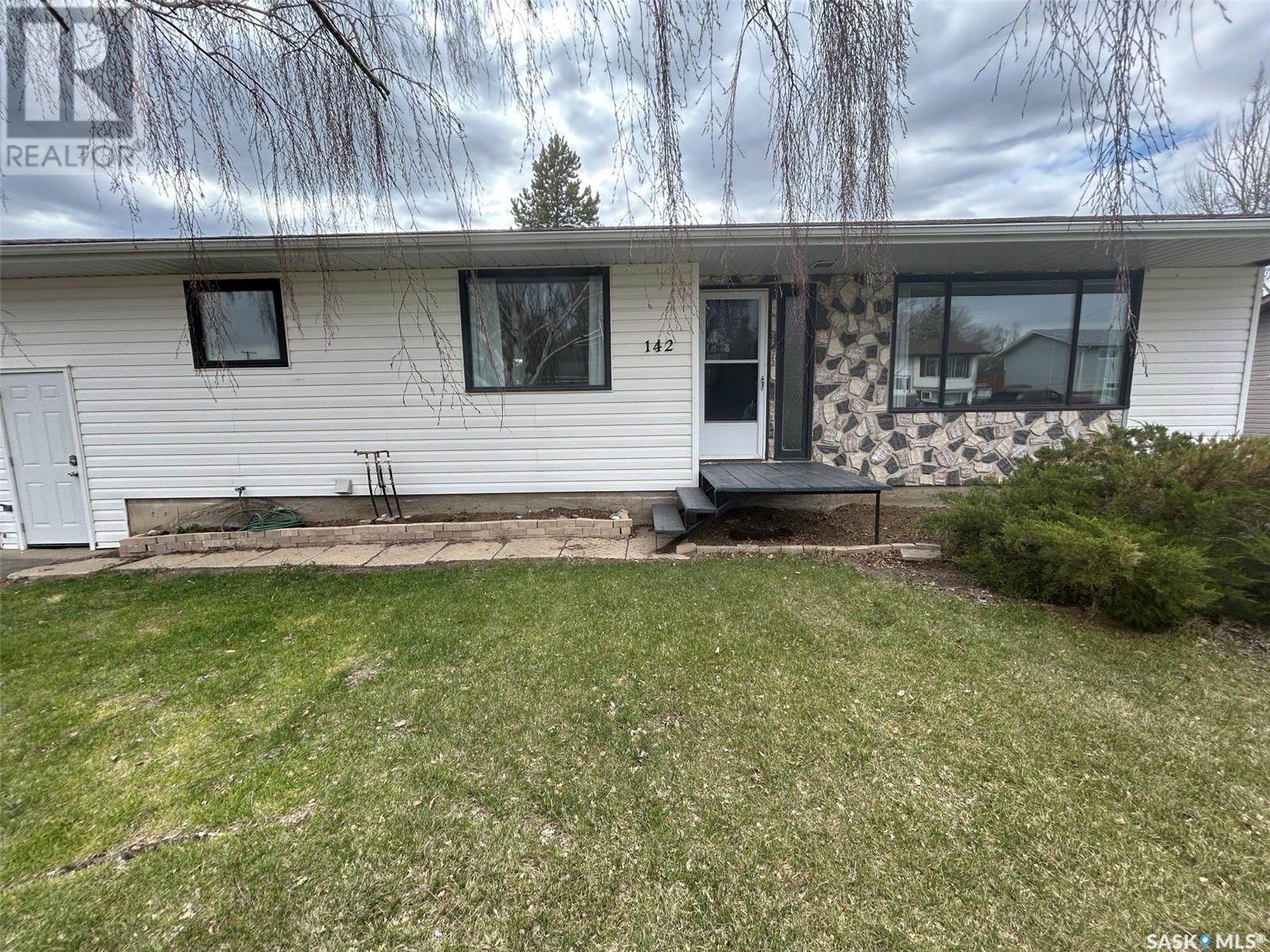 142 3rd Street W, Coronach, Saskatchewan  S0H 0Z0 - Photo 28 - SK009362