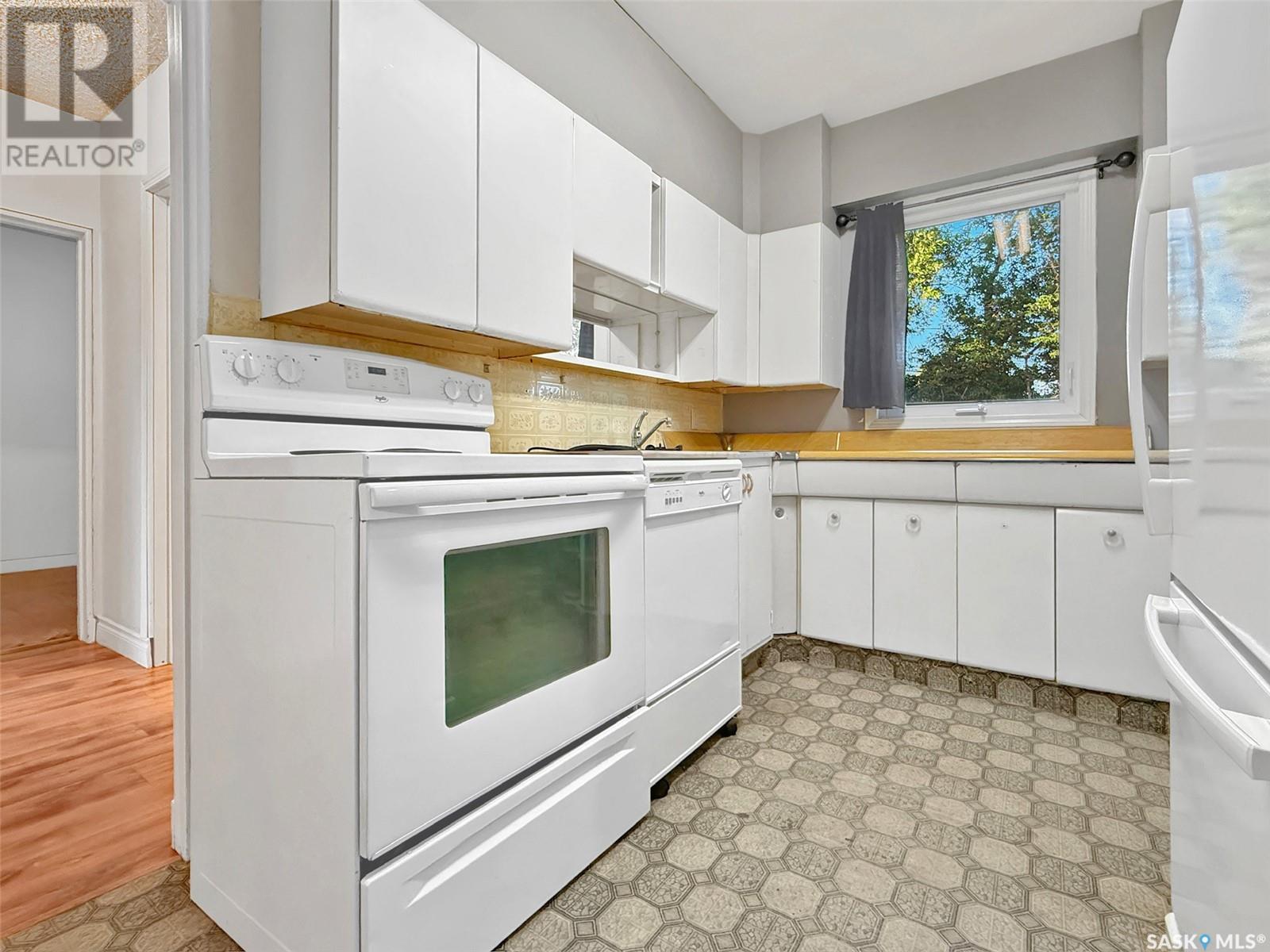 343 6th Avenue Nw, Swift Current, Saskatchewan  S9H 0X9 - Photo 3 - SK009260