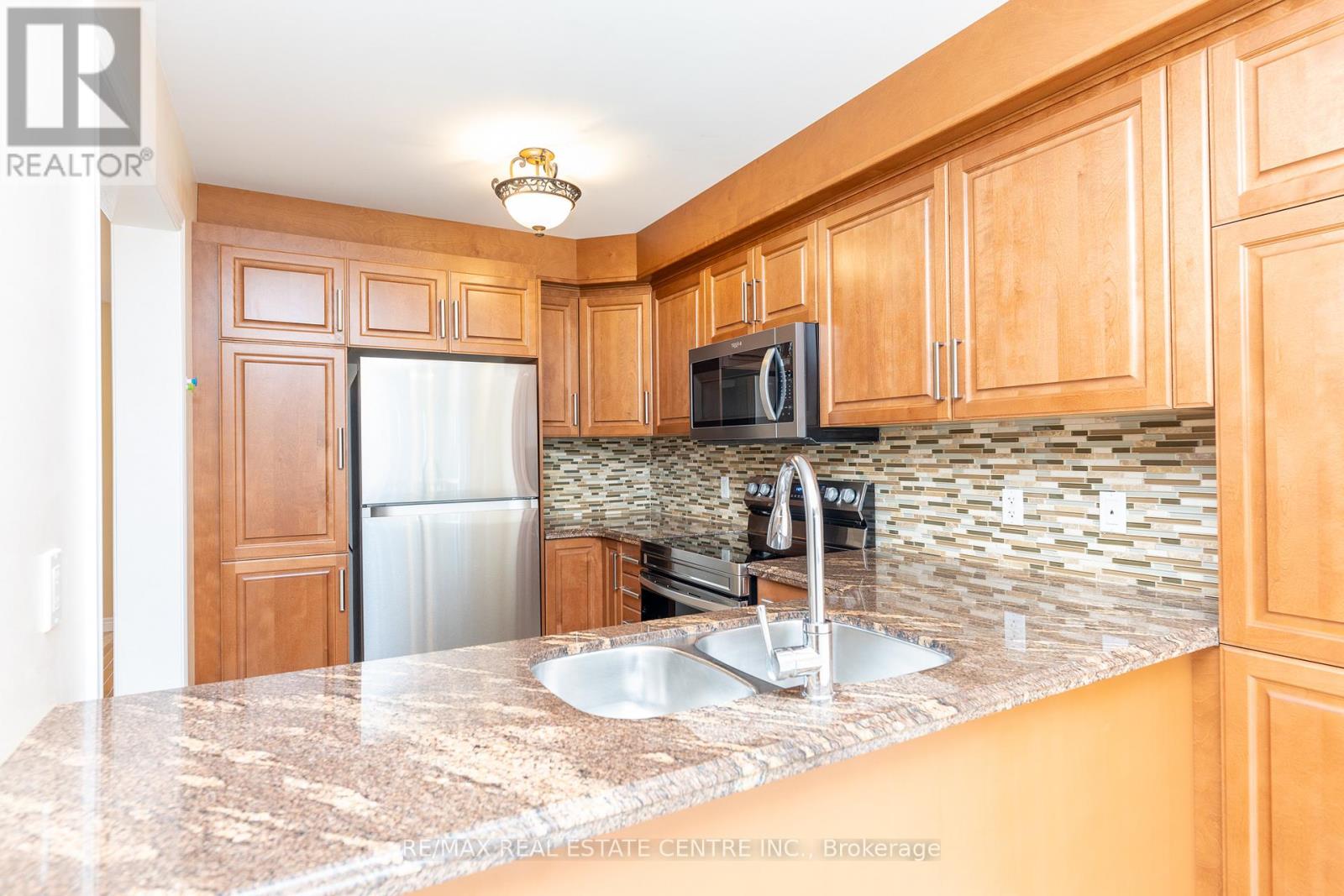 14 - 2280 Baronwood Drive, Oakville (Wt West Oak Trails), Ontario  L6M 5J8 - Photo 5 - W12217598