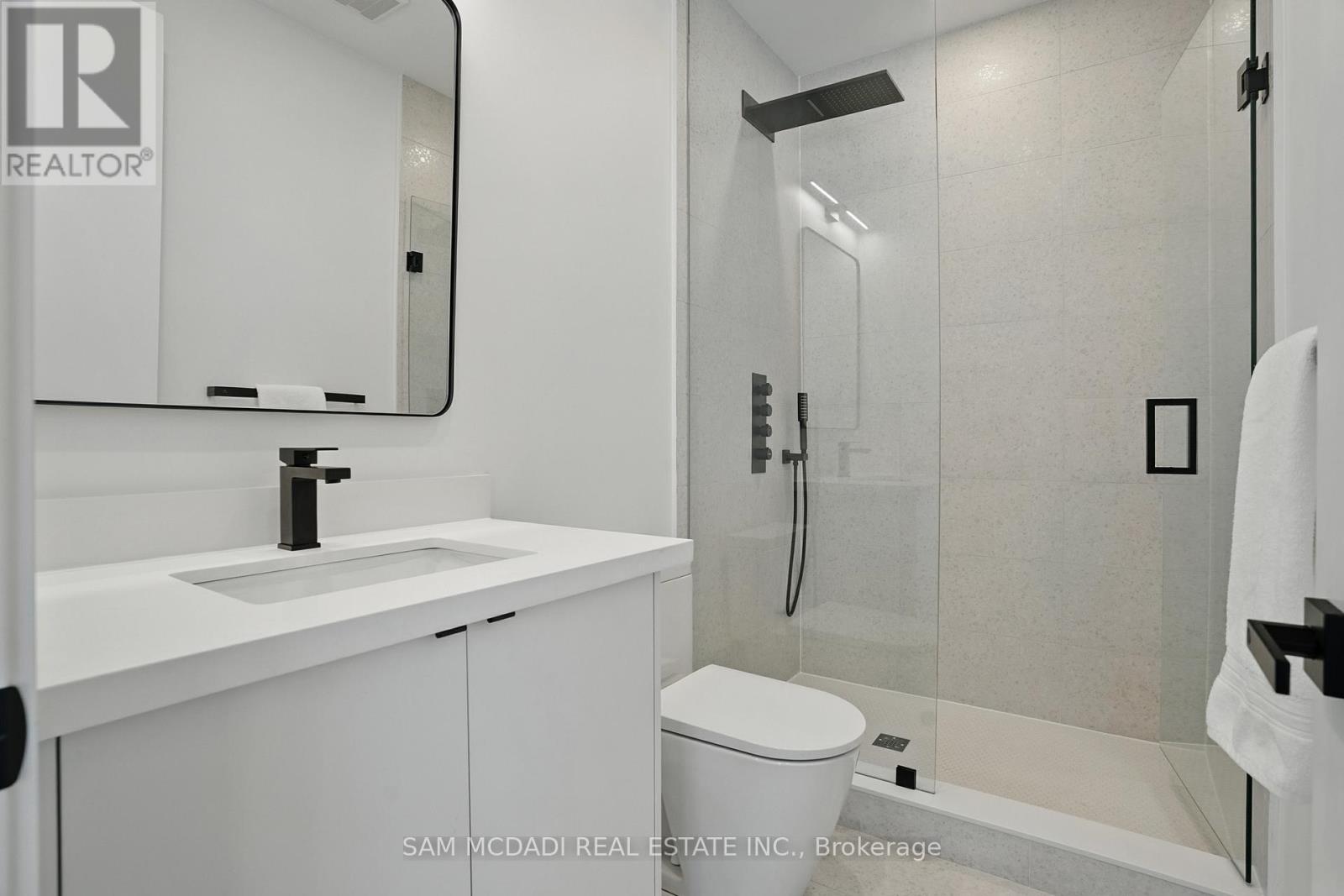 1039 Caven Street, Mississauga (Lakeview), Ontario  L5G 4J3 - Photo 21 - W12217601