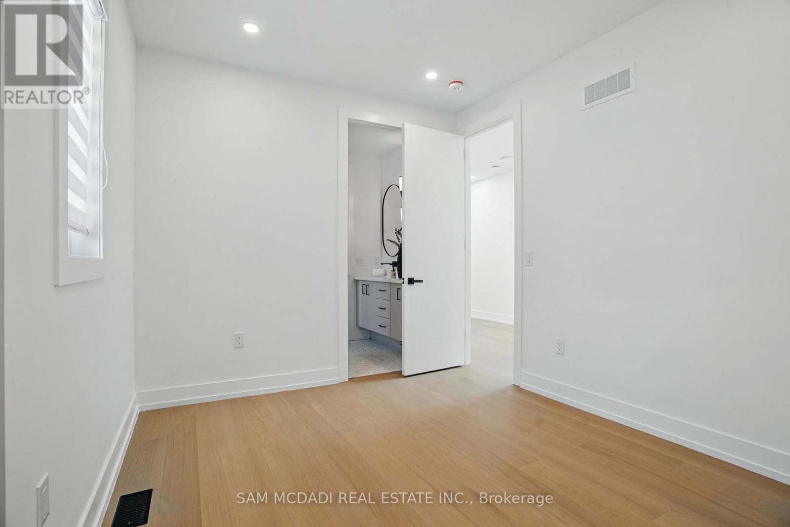 1039 Caven Street, Mississauga (Lakeview), Ontario  L5G 4J3 - Photo 32 - W12217601