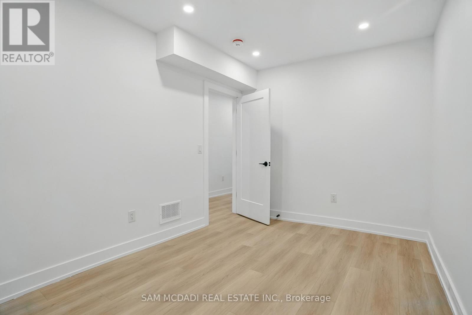 1039 Caven Street, Mississauga (Lakeview), Ontario  L5G 4J3 - Photo 39 - W12217601
