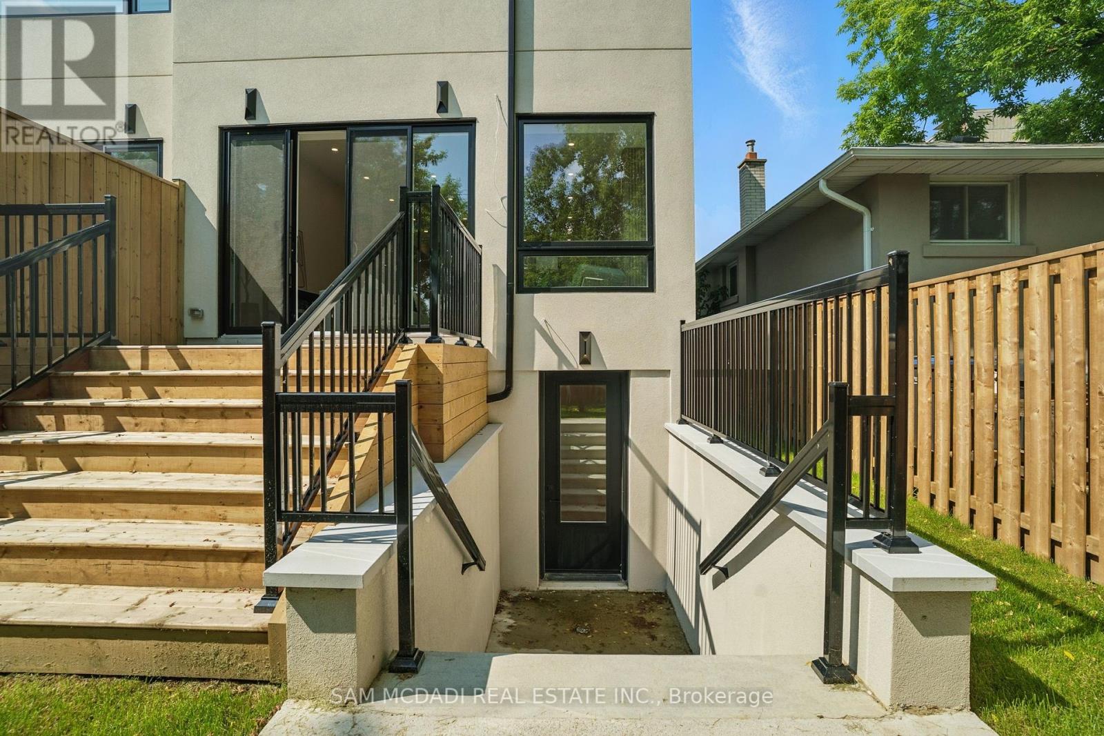 1039 Caven Street, Mississauga (Lakeview), Ontario  L5G 4J3 - Photo 41 - W12217601