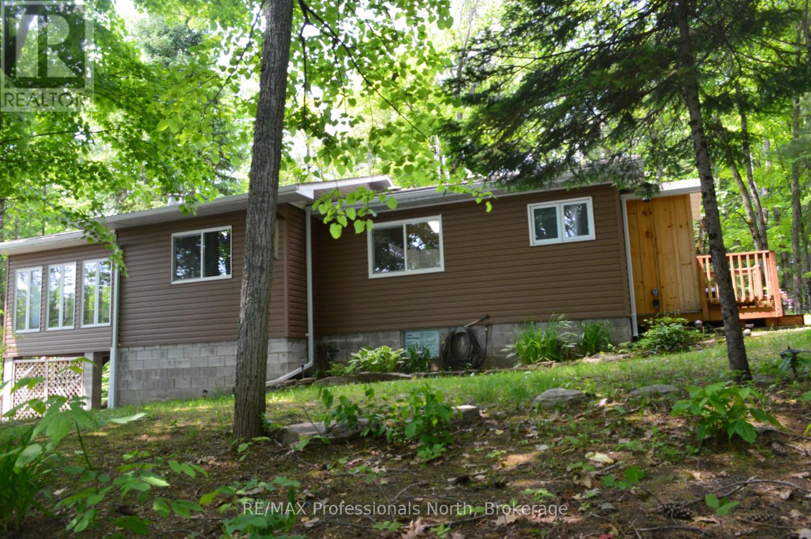 1083 Jones Road, Algonquin Highlands, Ontario  K0M 1J1 - Photo 6 - X12213785