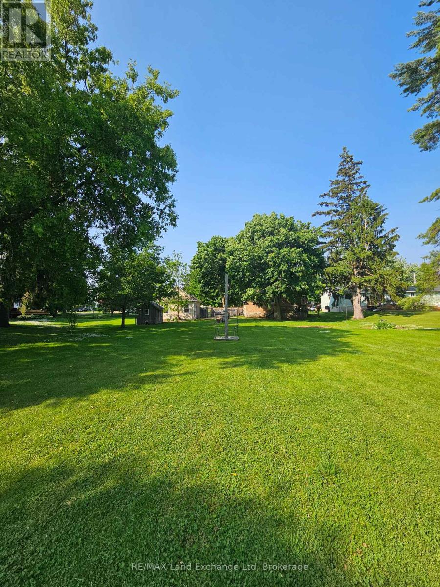 1061 Howick Street, Howick, Ontario  N0G 2X0 - Photo 47 - X12214861