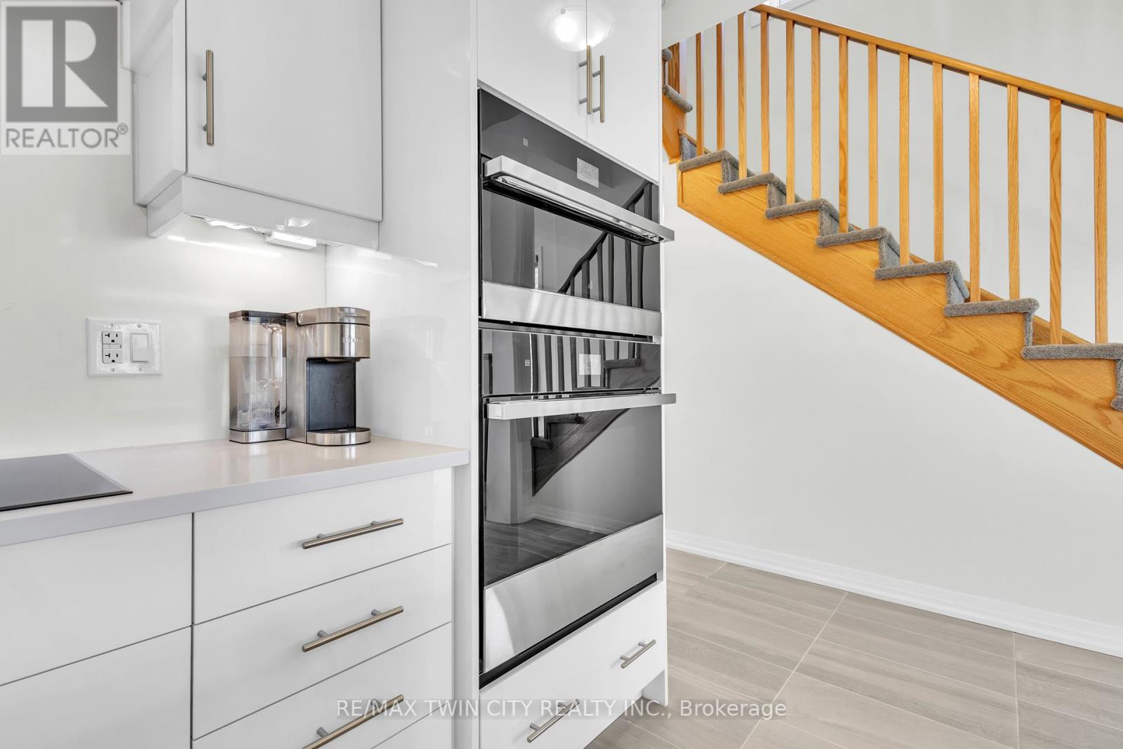 35 Crossmore Crescent, Cambridge, Ontario  N1S 0C7 - Photo 17 - X12197290