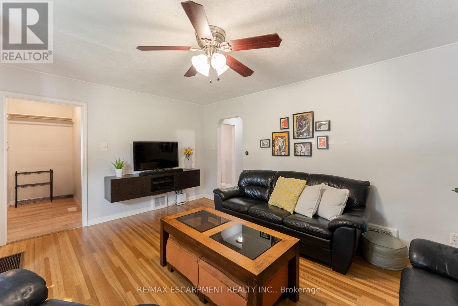 49 Eaton Place, Hamilton, Ontario  L8H 1N8 - Photo 8 - X12217594