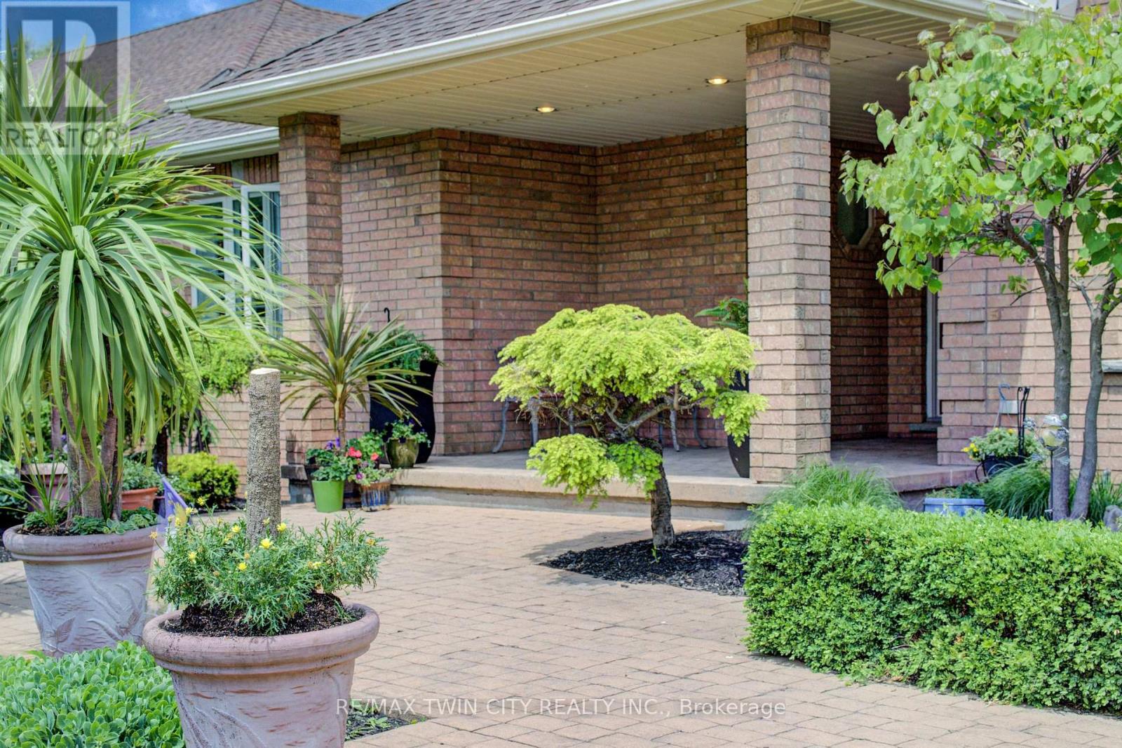 48 Peter Street, Wellesley, Ontario  N0B 2M0 - Photo 5 - X12217600