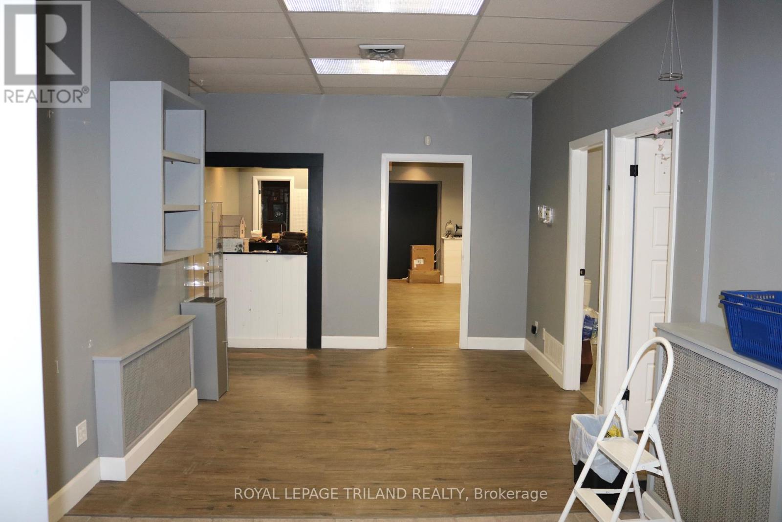 Main Floor - 656 Talbot Street, St. Thomas, Ontario  N5P 1C8 - Photo 12 - X12016380