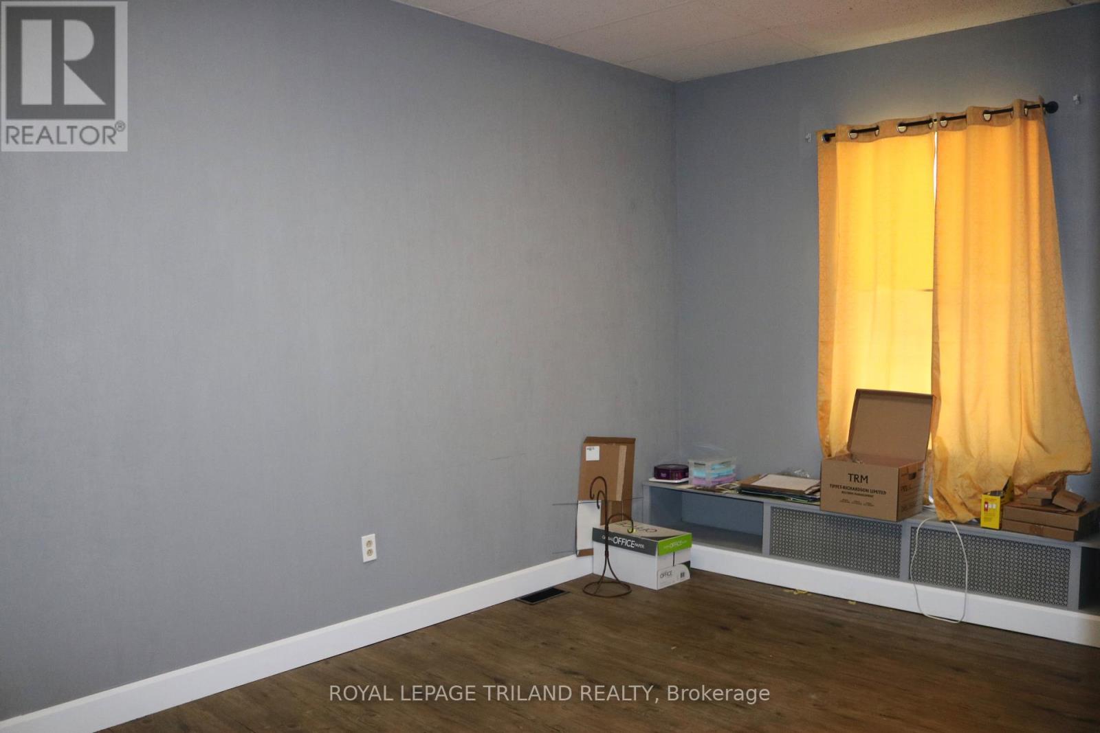 Main Floor - 656 Talbot Street, St. Thomas, Ontario  N5P 1C8 - Photo 13 - X12016380