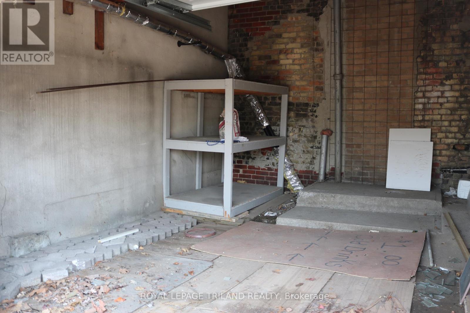 Main Floor - 656 Talbot Street, St. Thomas, Ontario  N5P 1C8 - Photo 32 - X12016380