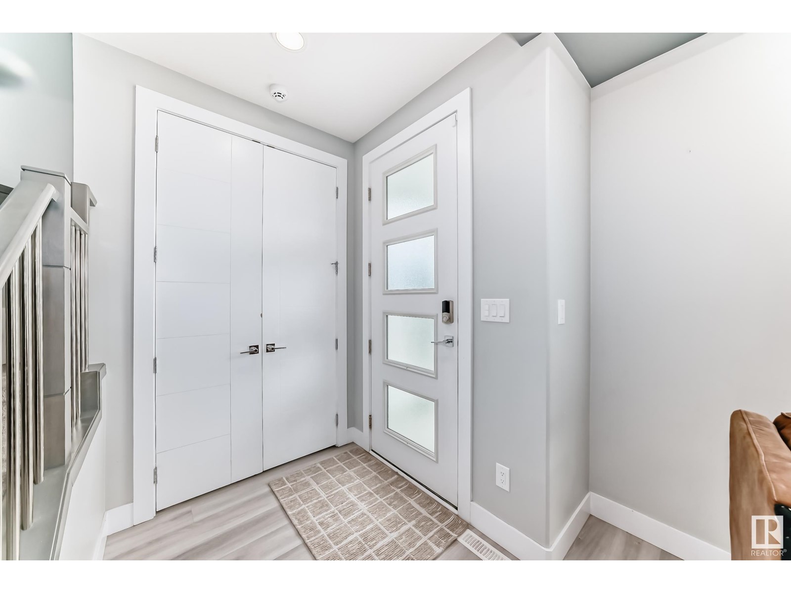 9356 Pear Li Sw, Edmonton, Alberta  T6X 2V9 - Photo 2 - E4442116