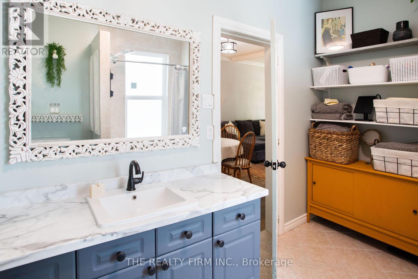 17 Weston Street, London South, Ontario  N6C 1R2 - Photo 11 - X12217636