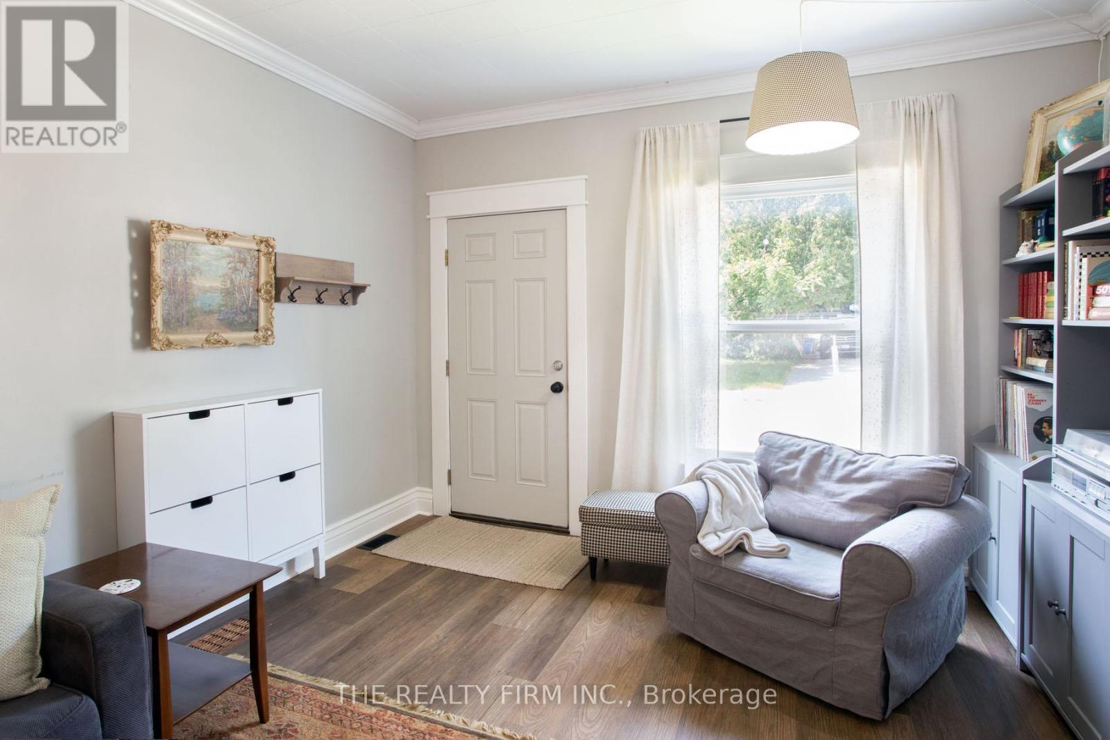 17 Weston Street, London South, Ontario  N6C 1R2 - Photo 2 - X12217636