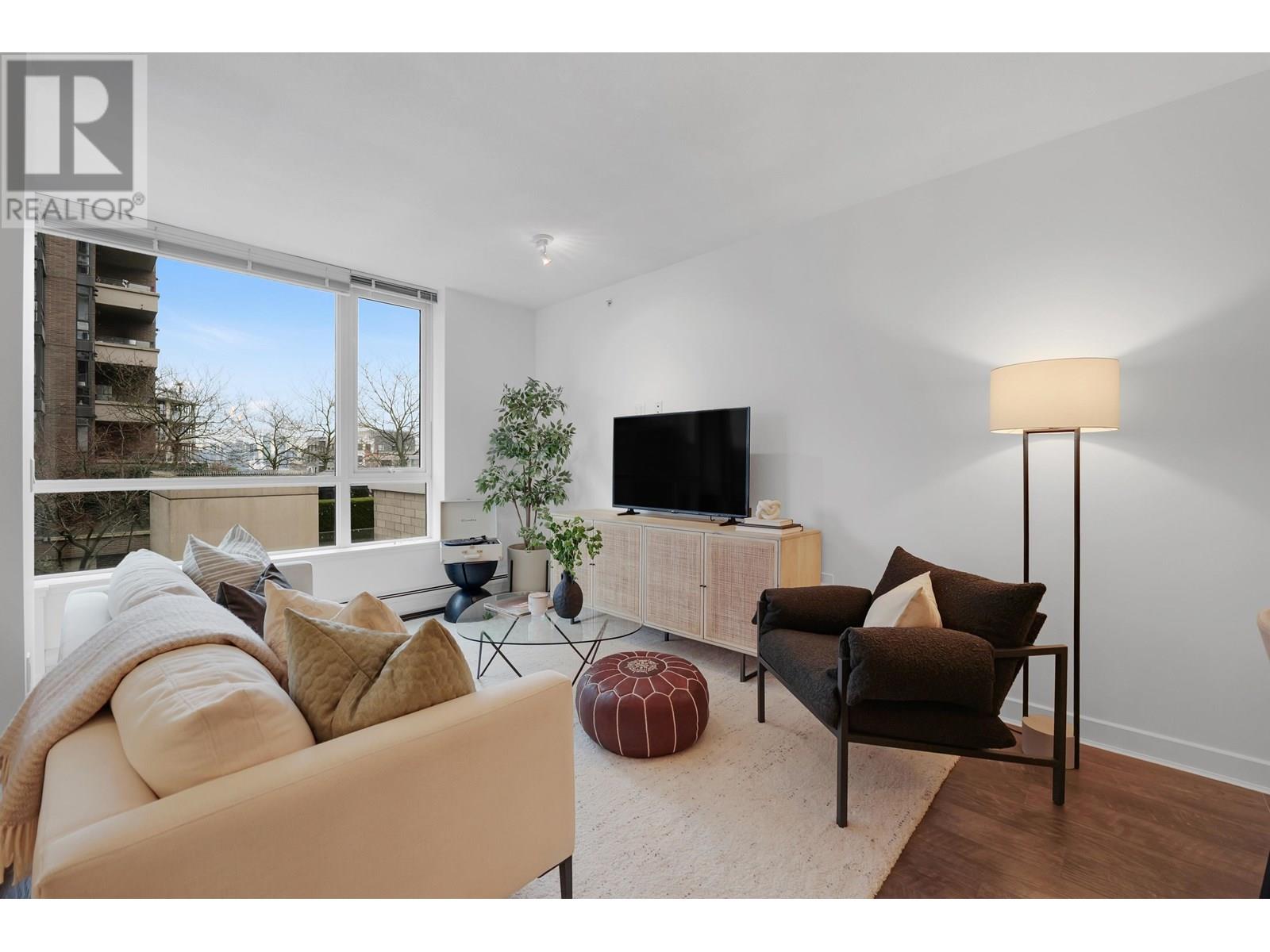 203 175 W 2nd Street, North Vancouver, British Columbia  V7M 0A5 - Photo 3 - R3012359