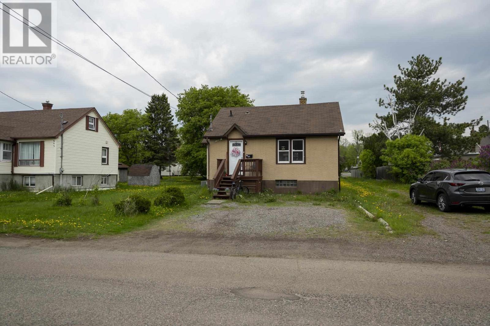 504 Andrew St, Thunder Bay, Ontario  P7B 2C4 - Photo 2 - TB251552