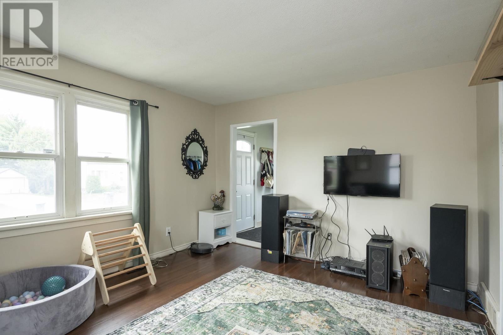 504 Andrew St, Thunder Bay, Ontario  P7B 2C4 - Photo 3 - TB251552