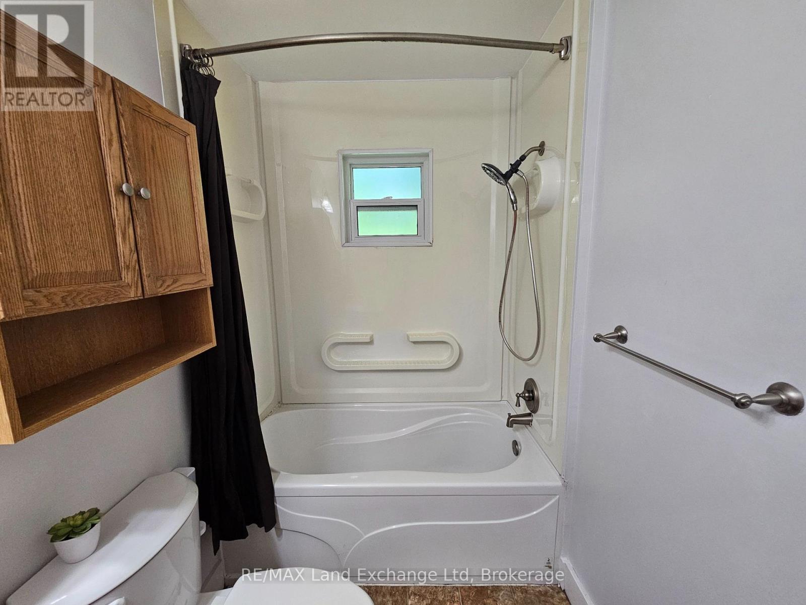 1061 Howick Street, Howick, Ontario  N0G 2X0 - Photo 41 - X12214861