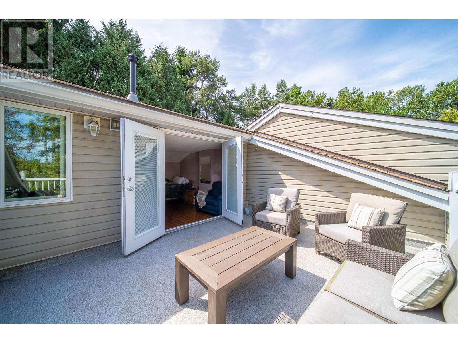 2028 SPRINGER AVENUE, Burnaby, British Columbia