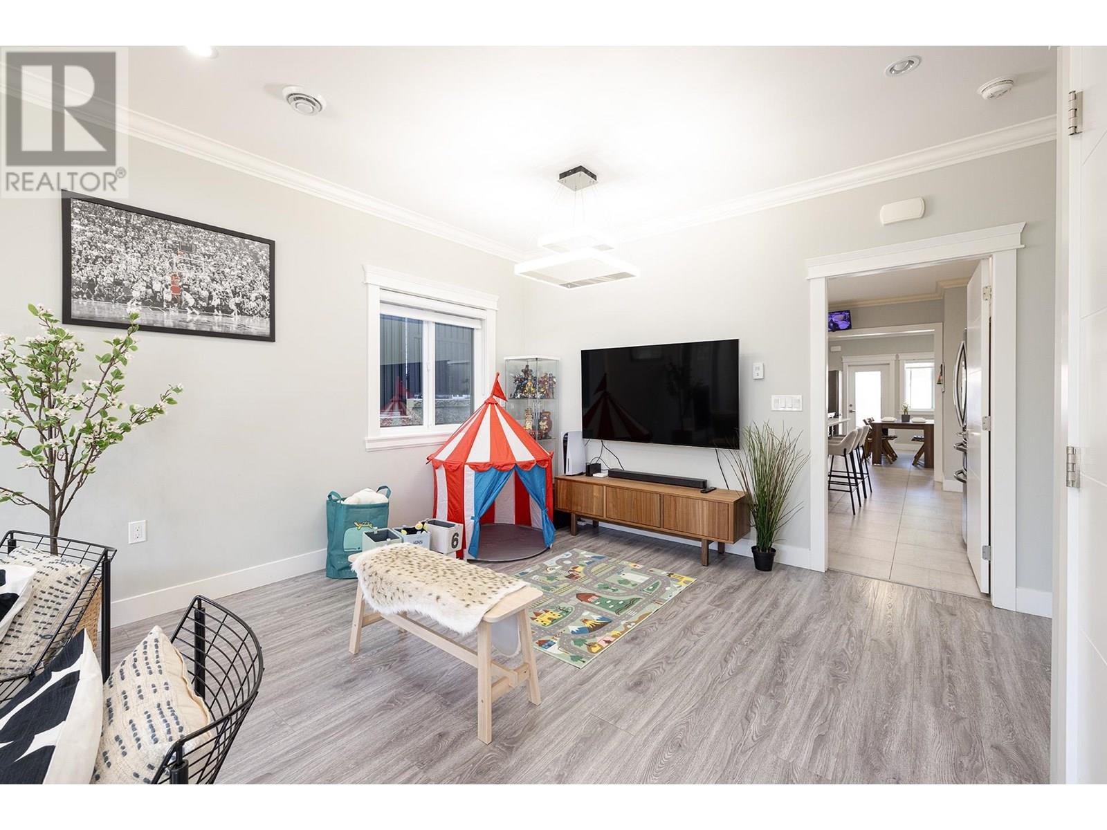 6057 Leibly Avenue, Burnaby, British Columbia  V5E 3C7 - Photo 6 - R3015130