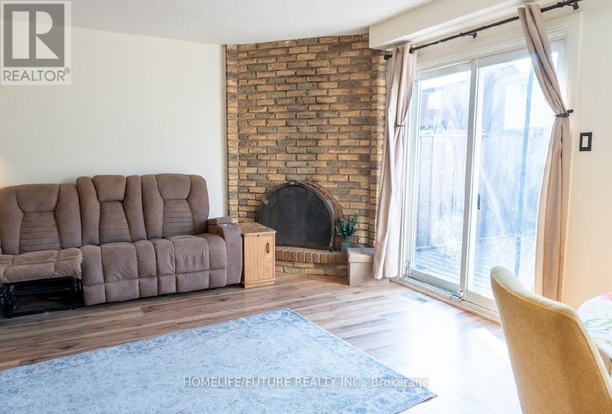 1966 Faylee Crescent, Pickering (Liverpool), Ontario  L1V 2V6 - Photo 7 - E12215626