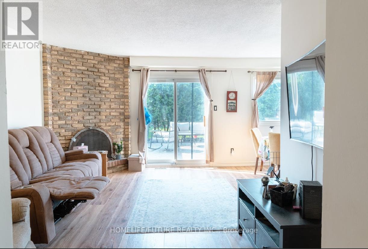 1966 Faylee Crescent, Pickering (Liverpool), Ontario  L1V 2V6 - Photo 3 - E12215626