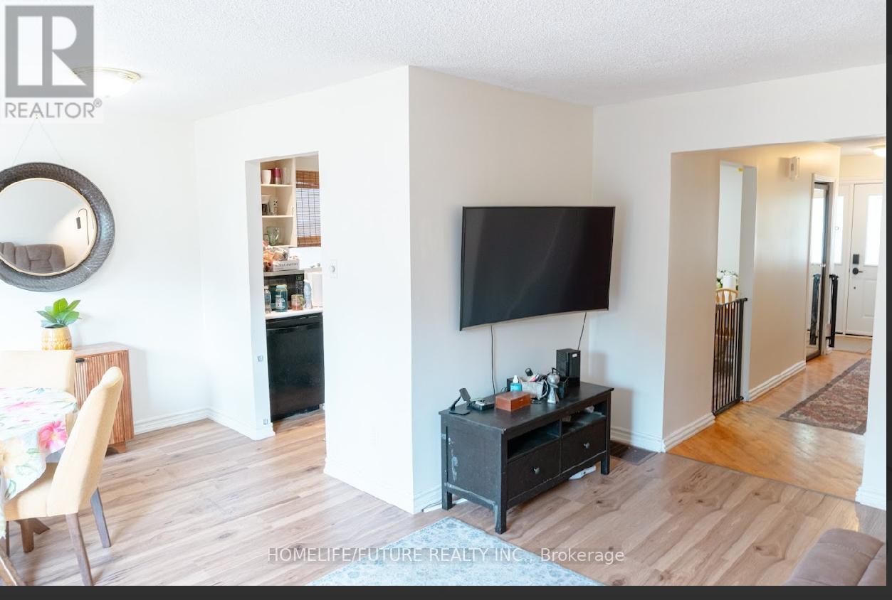 1966 Faylee Crescent, Pickering (Liverpool), Ontario  L1V 2V6 - Photo 4 - E12215626