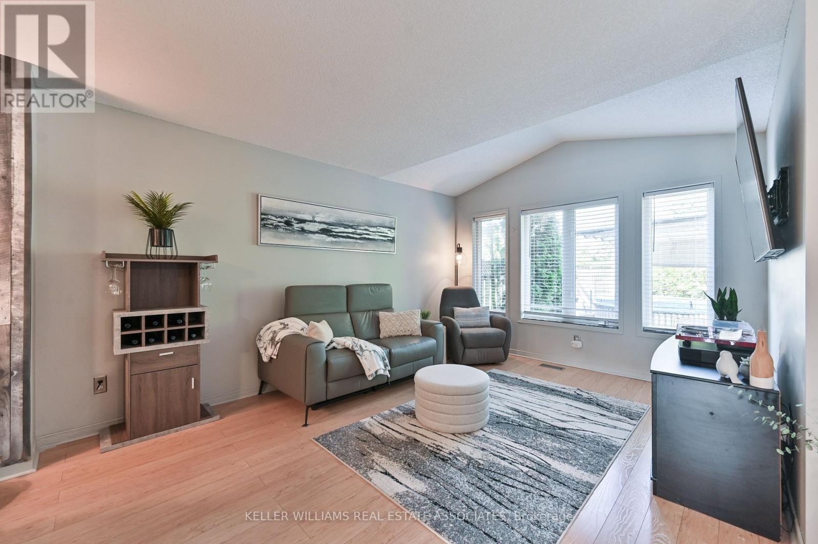 7514 Black Walnut Trail, Mississauga, Ontario  L5N 8A9 - Photo 11 - W12215570