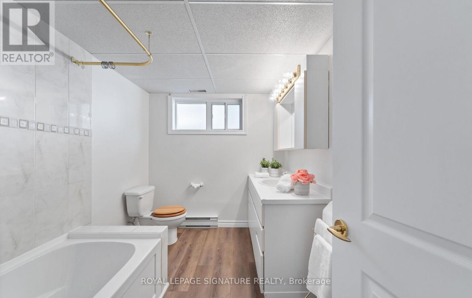 92 Inverdon Road, Toronto, Ontario  M9C 4M1 - Photo 40 - W12217579