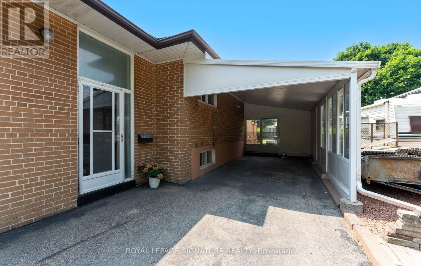 92 Inverdon Road, Toronto, Ontario  M9C 4M1 - Photo 3 - W12217579