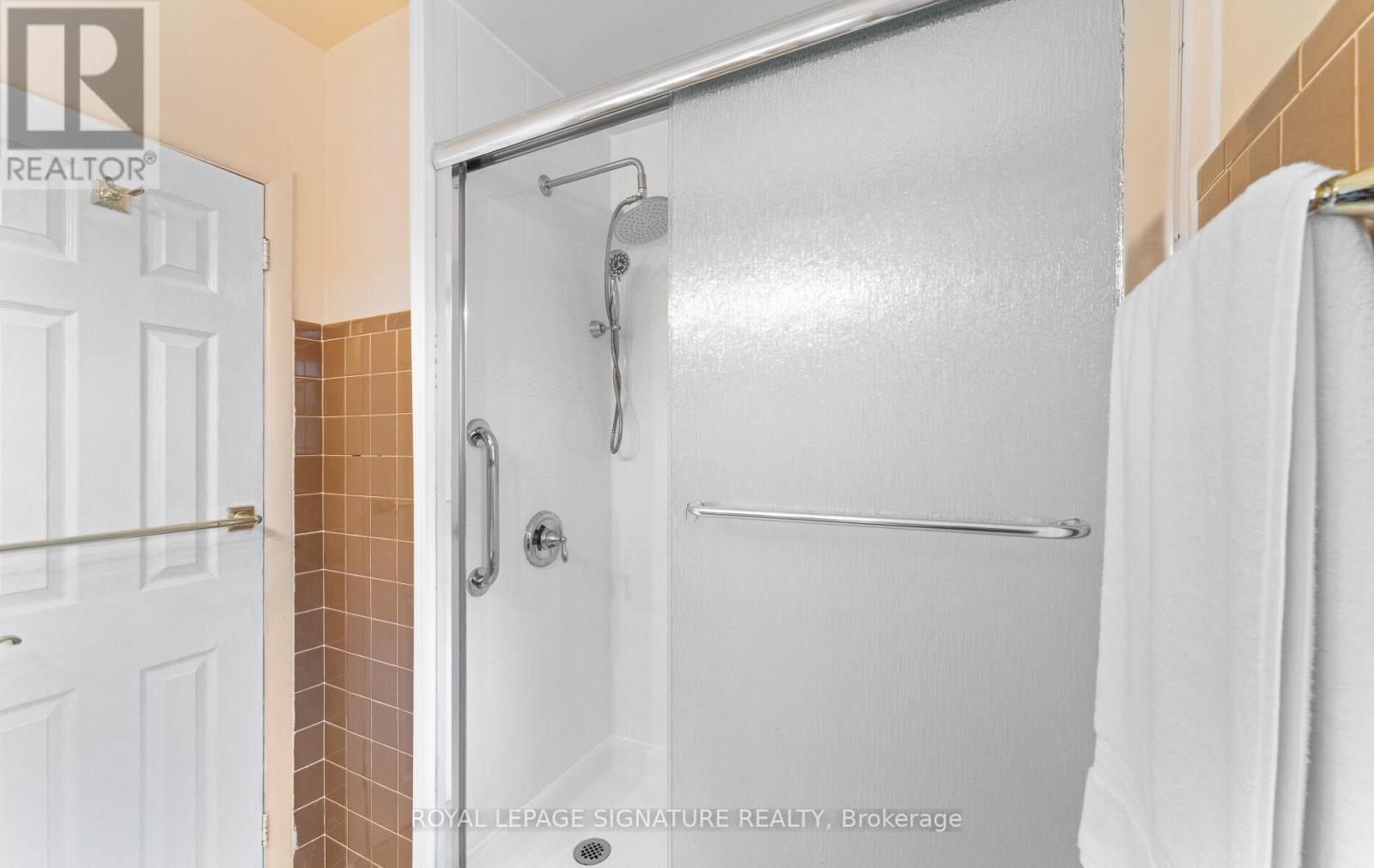 92 Inverdon Road, Toronto, Ontario  M9C 4M1 - Photo 27 - W12217579