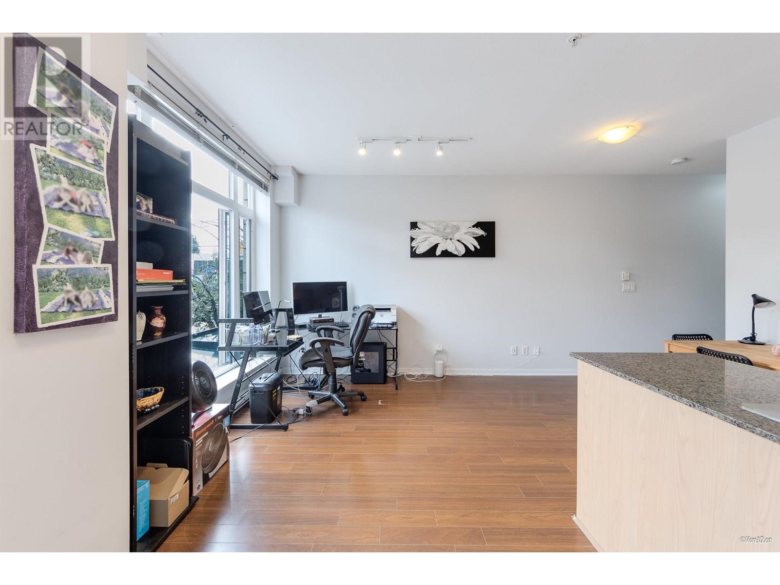 Listing Picture 8 of 14 : 202 4479 W 10TH AVENUE, Vancouver / 溫哥華 - 魯藝地產 Yvonne Lu Group - MLS Medallion Club Member