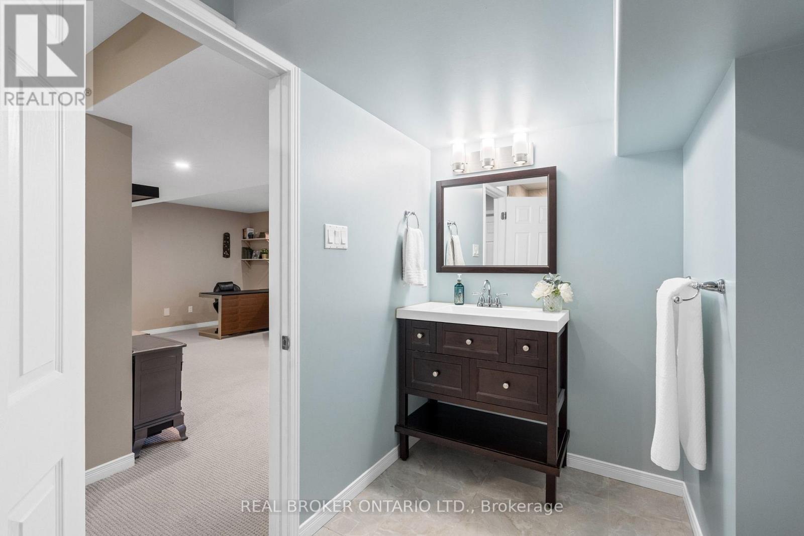 135 Rocky Hill Drive, Ottawa, Ontario  K2G 7B2 - Photo 30 - X12210526