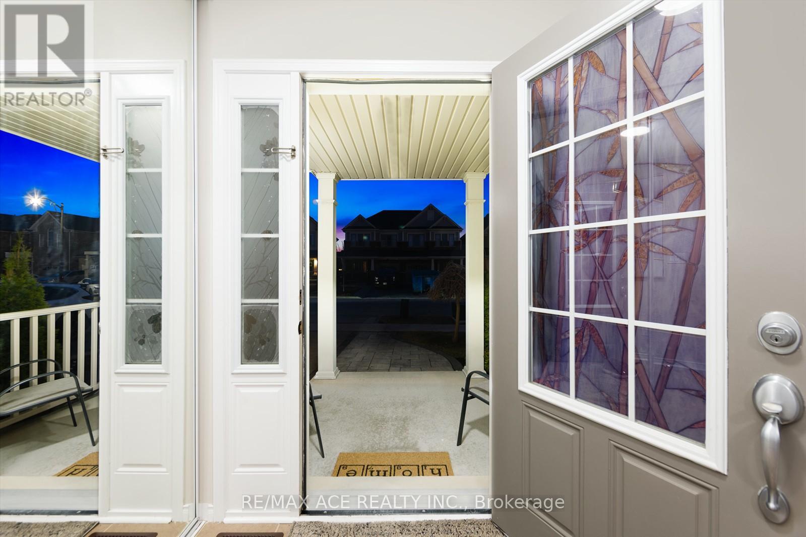 120 Rutherford Road, Bradford West Gwillimbury (Bradford), Ontario  L3Z 0P6 - Photo 4 - N12217630