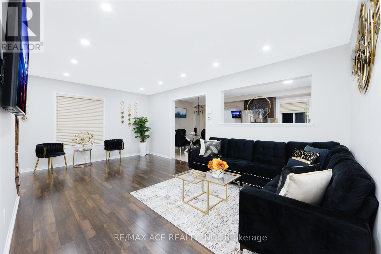 120 Rutherford Road, Bradford West Gwillimbury (Bradford), Ontario  L3Z 0P6 - Photo 8 - N12217630
