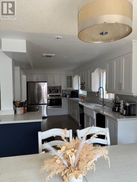 5 Kintyre Street, Brampton (Heart Lake West), Ontario  L6Z 2Y4 - Photo 5 - W12217647