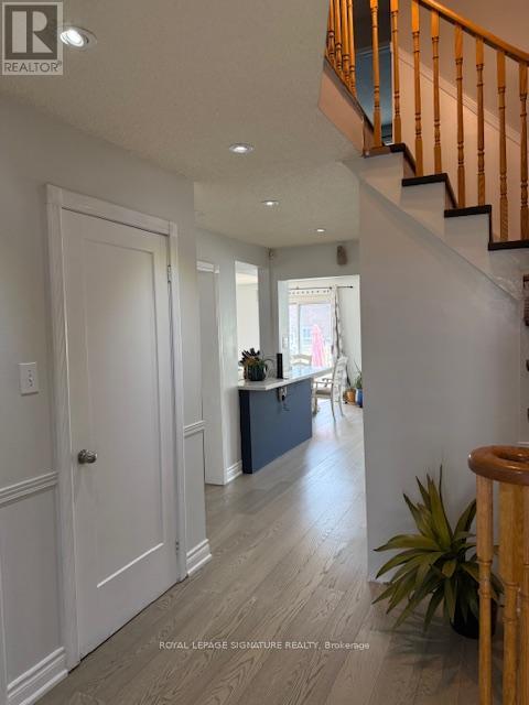 5 Kintyre Street, Brampton (Heart Lake West), Ontario  L6Z 2Y4 - Photo 7 - W12217647
