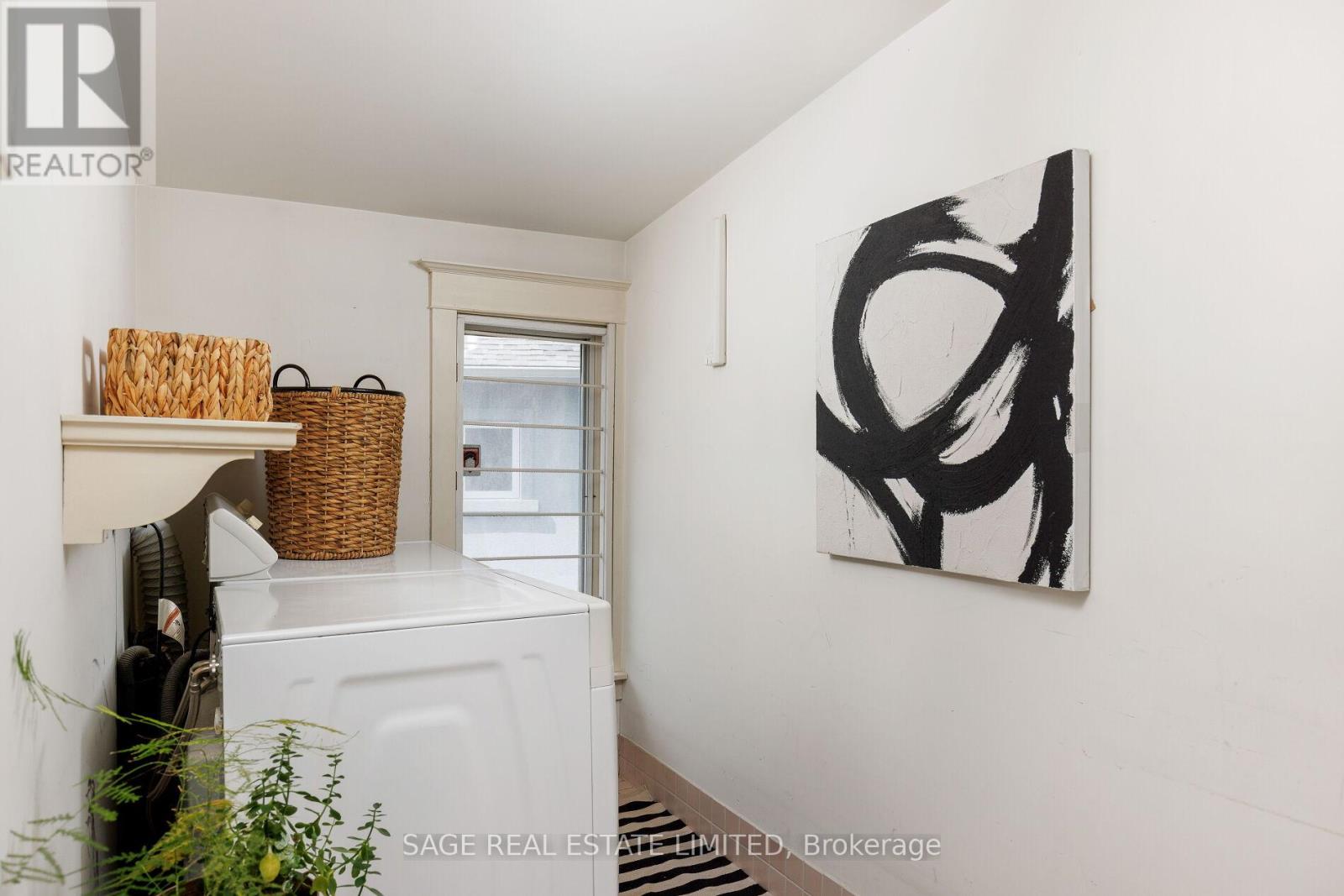 201 Sutherland Drive, Toronto (Leaside), Ontario  M4G 1J1 - Photo 24 - C12217525