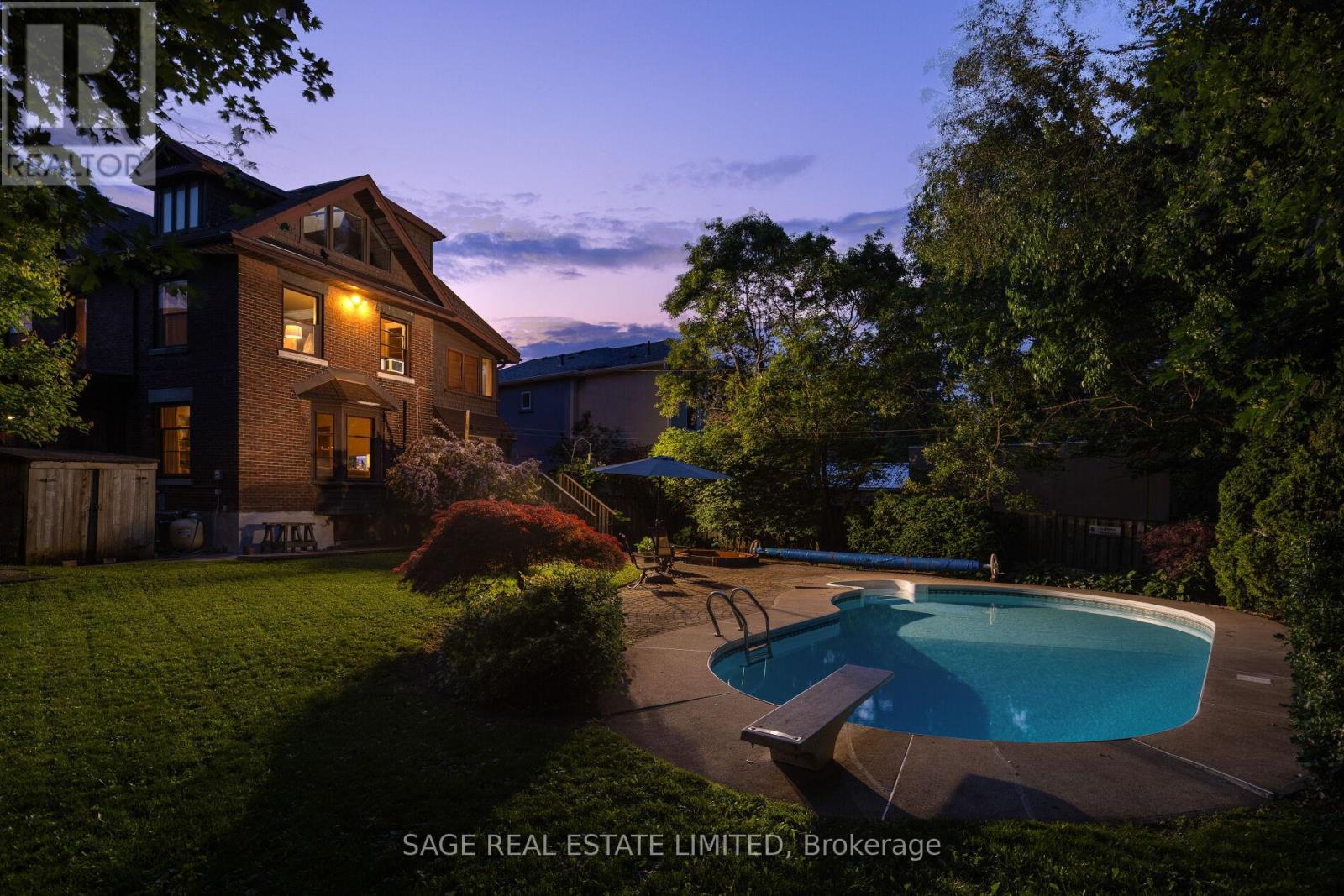 201 Sutherland Drive, Toronto (Leaside), Ontario  M4G 1J1 - Photo 44 - C12217525