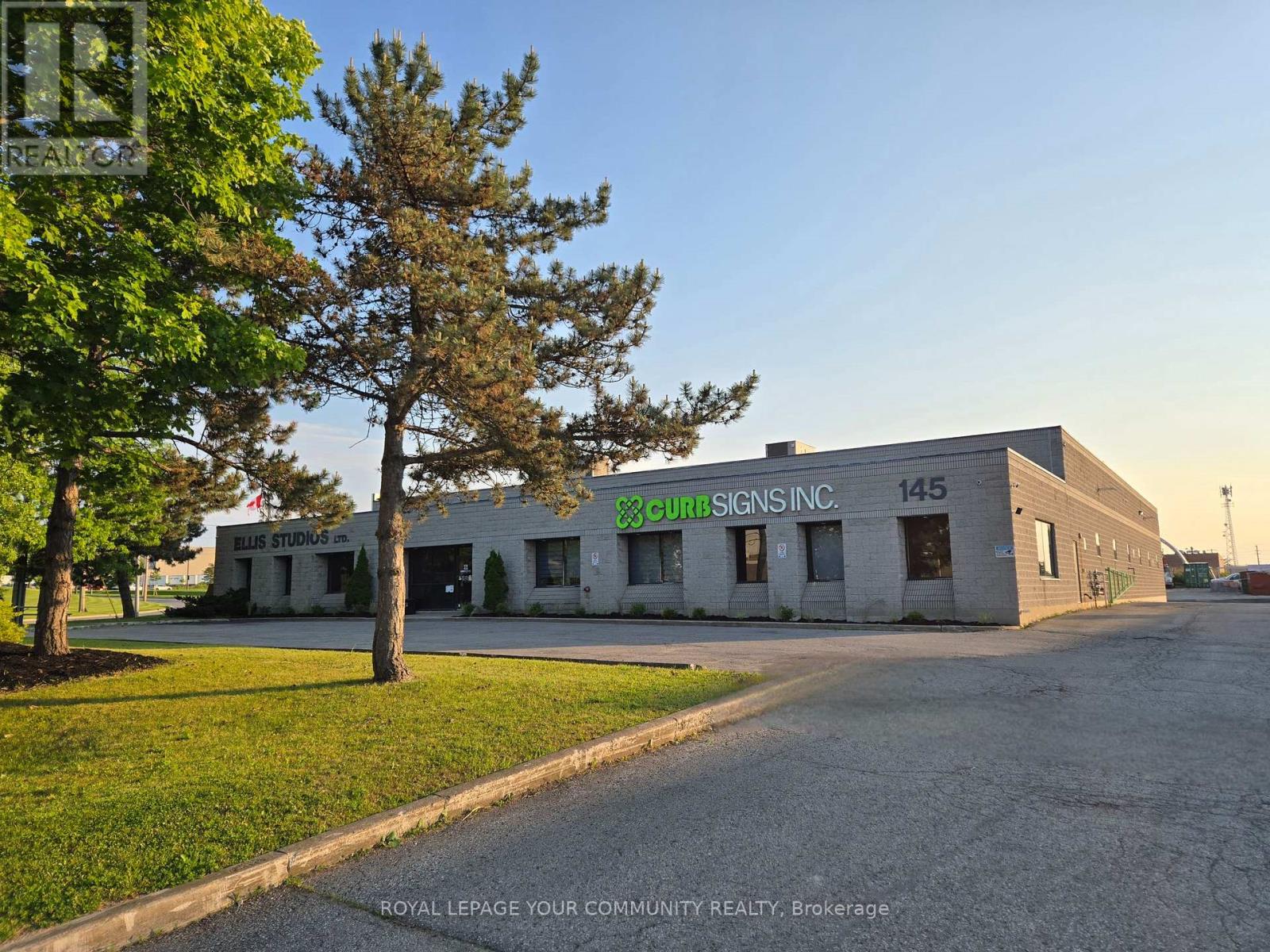 145 ENGELHARD DRIVE, Aurora, Ontario