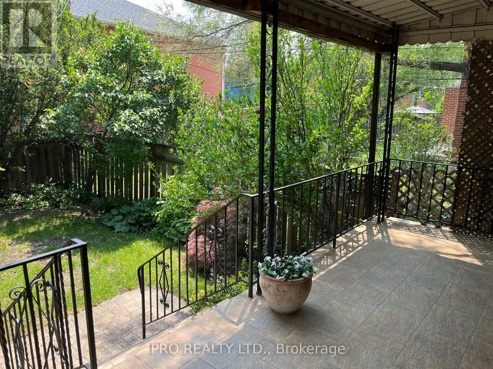 469 St Johns Road, Toronto, Ontario  M6S 2L4 - Photo 20 - W12159930
